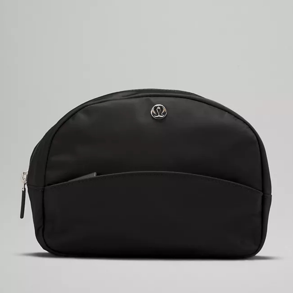 NWOT Go Getter Pouch Black